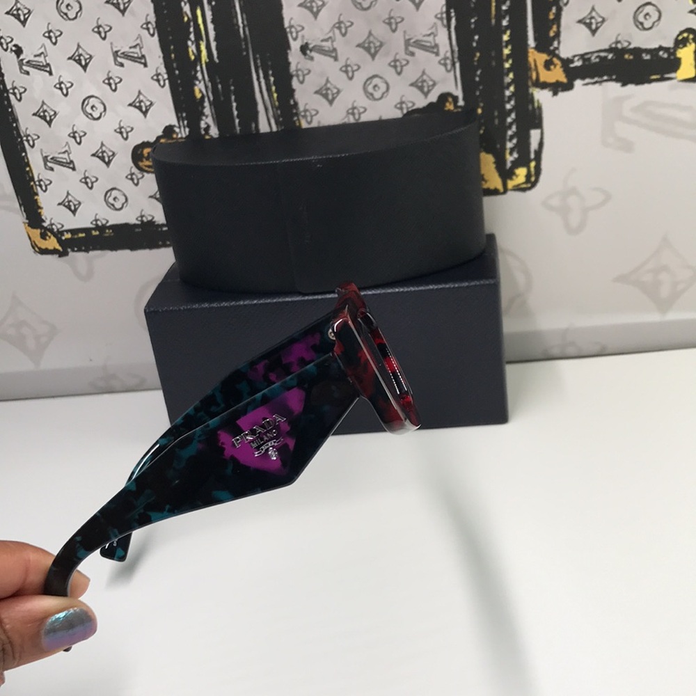 New Authentic Prada Red Tortoise Shell Sunglasses - Picture 10 of 17